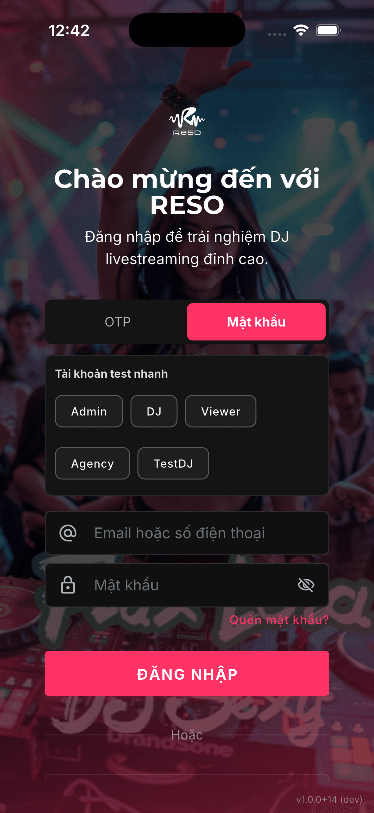 Đang nhập thông tin tài khoản